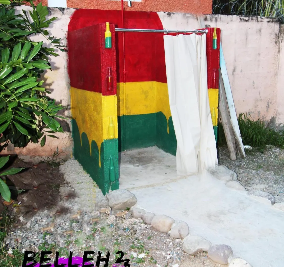 Hostel Belleh23 Kingston Creative Guesthouse